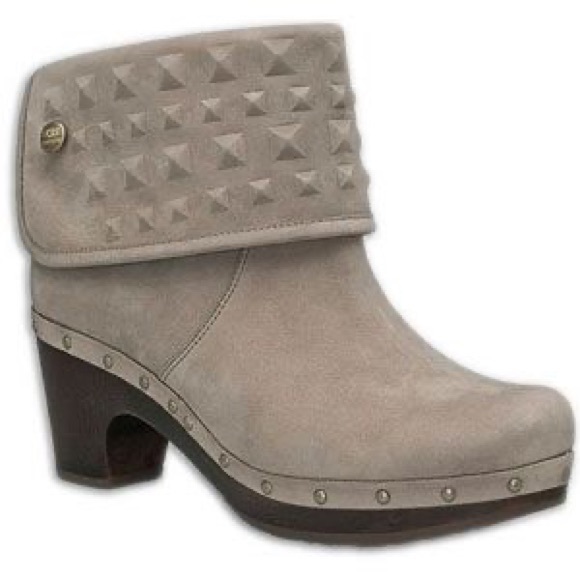 UGG Shoes - NWT Ugg Australia Lynnea Stud boots